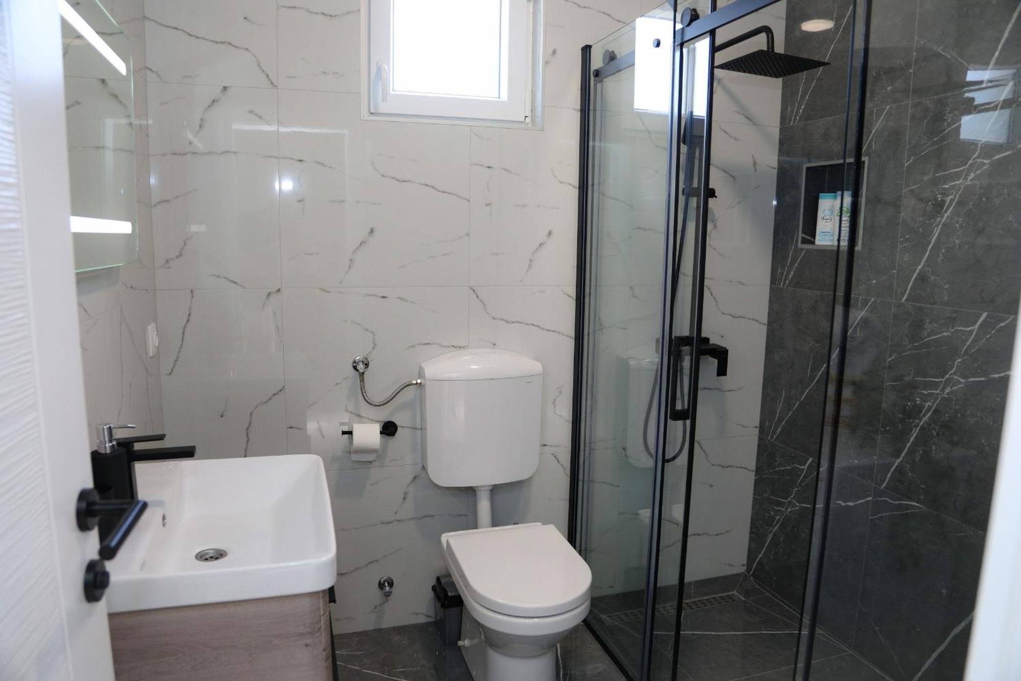 Apartman Keman โมสตาร์ ภายนอก รูปภาพ